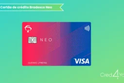 Cartão de crédito Bradesco Neo com design colorido e bandeira Visa sobre fundo em tons de verde claro com logotipo Cred4You.