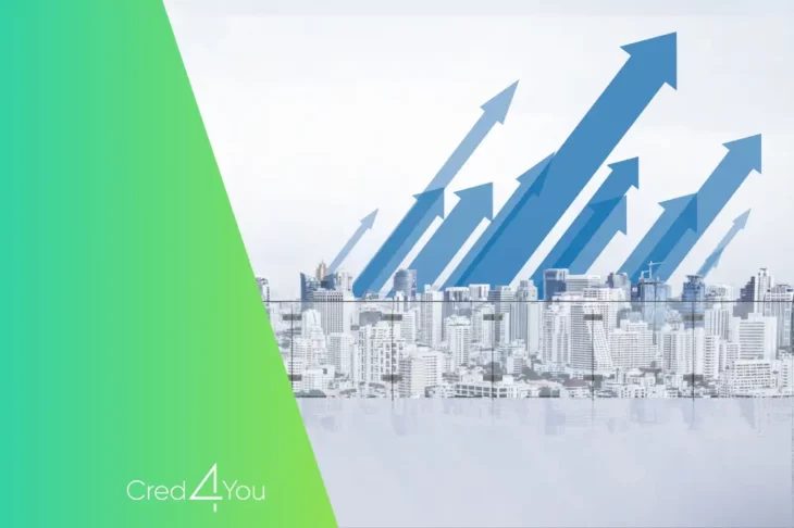Gráfico de setas ascendentes sobre cidade grande, simbolizando o crescimento dos investimentos internacionais, com logotipo Cred4You à esquerda.