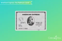 Cartão American Express The Platinum Card® com fundo verde-azulado e logo Cred4You no canto inferior direito.