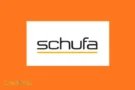 SCHUFA Logo auf orangem Hintergrund, der Schriftzug „schufa“ in Schwarz mit gelber Linie darunter.